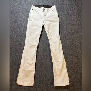 Wrangler Q Baby White Jeans Women’s 27x32 No Gap Waistband western rodeo stretch